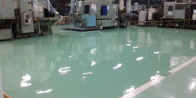 Catatan Penting Saat Mengaplikasikan Cat Epoxy Lantai Transparan untuk Lantai Bengkel