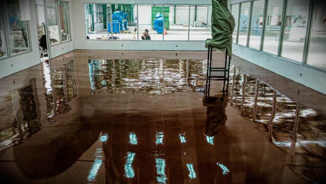 Petunjuk tentang Konstruksi Epoxy Lantai